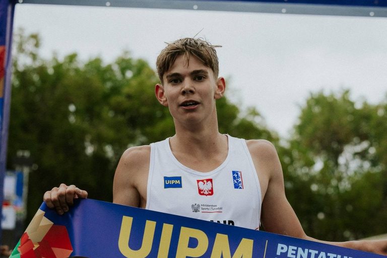 Karol Prędki na mecie – złoto Mistrzostw Świata U15 w Madrycie