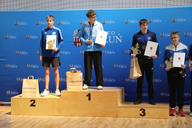 Podium Mistrzostw Polski U16 w Trójboju Nowoczesnym w Toruniu z Karolem Prędkim
