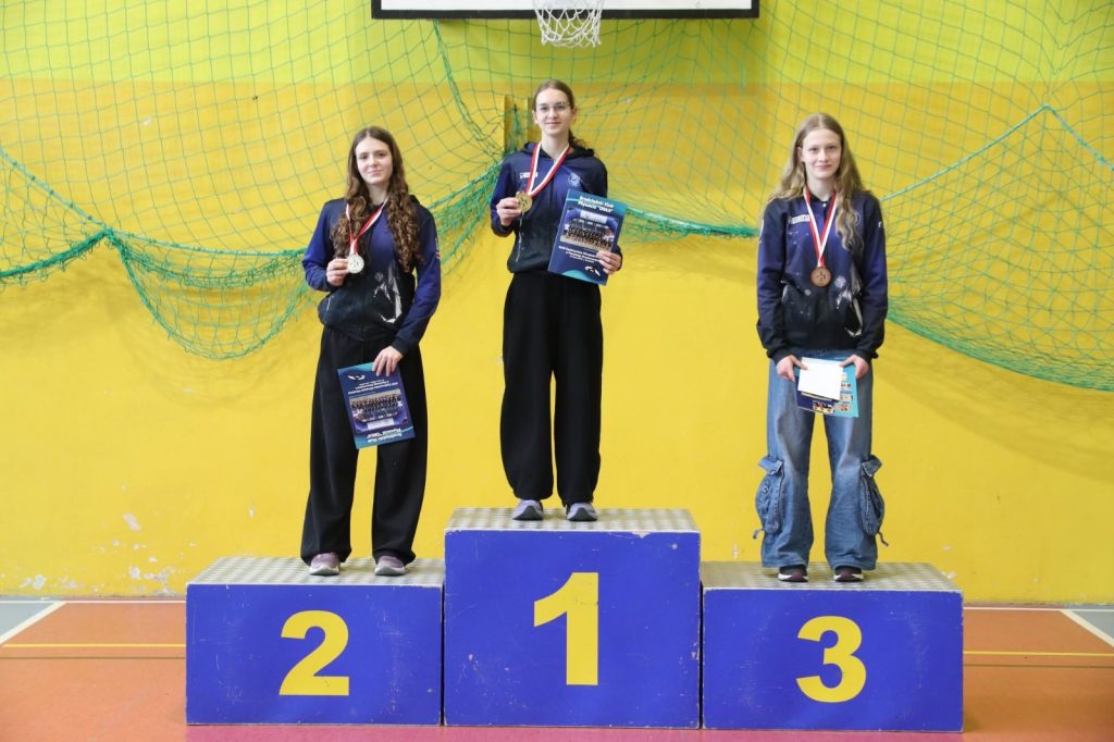 Podium dziewcząt TMKS Champions – Mistrzostwa Województwa w Czwórboju Nowoczesnym