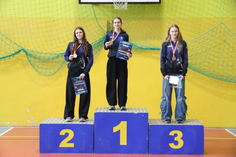 Podium dziewcząt TMKS Champions – Mistrzostwa Województwa w Czwórboju Nowoczesnym